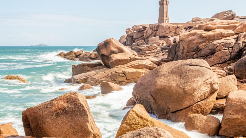 Les plages de la côte de granit rose